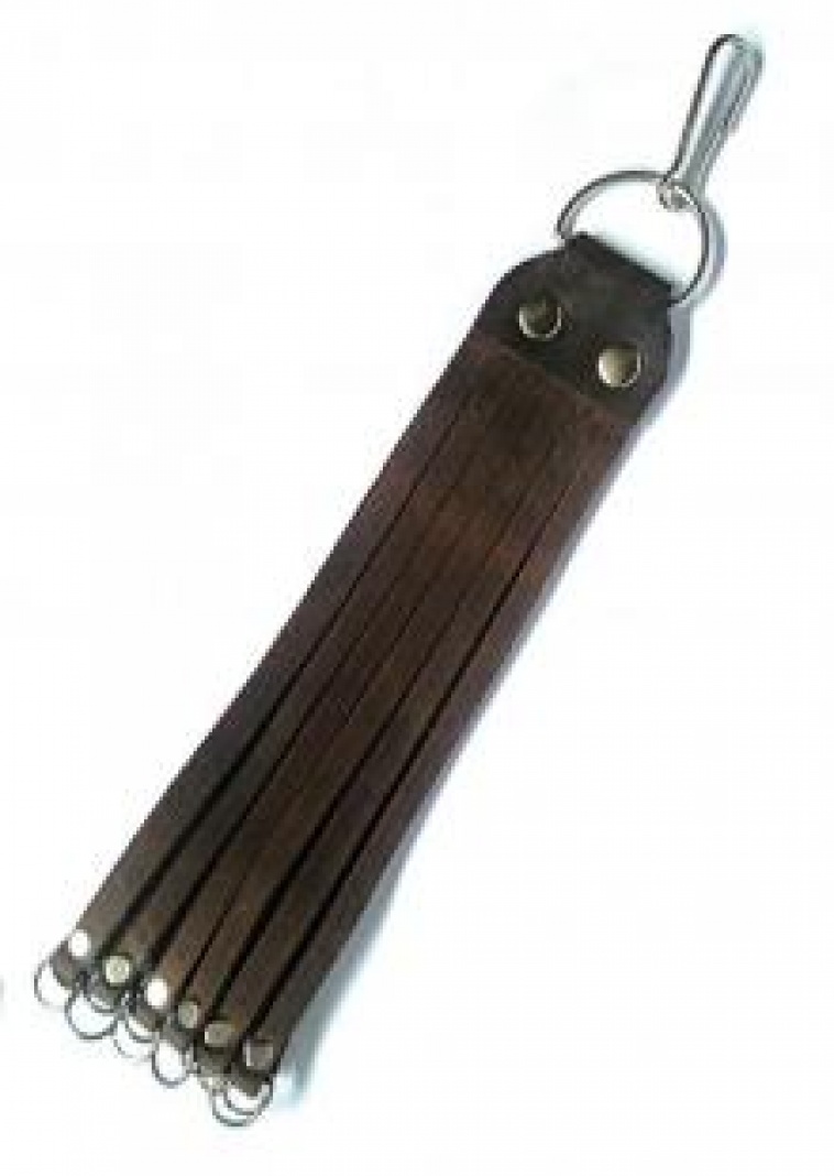 Art. nº 145 - ref. 13751 Percha porta-caza de cuero